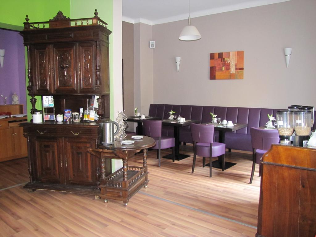 Central Hotel Гера Екстериор снимка