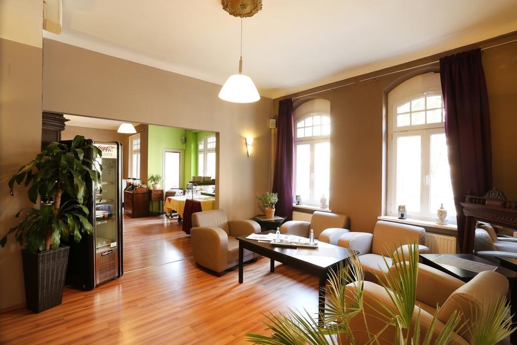 Central Hotel Гера Екстериор снимка