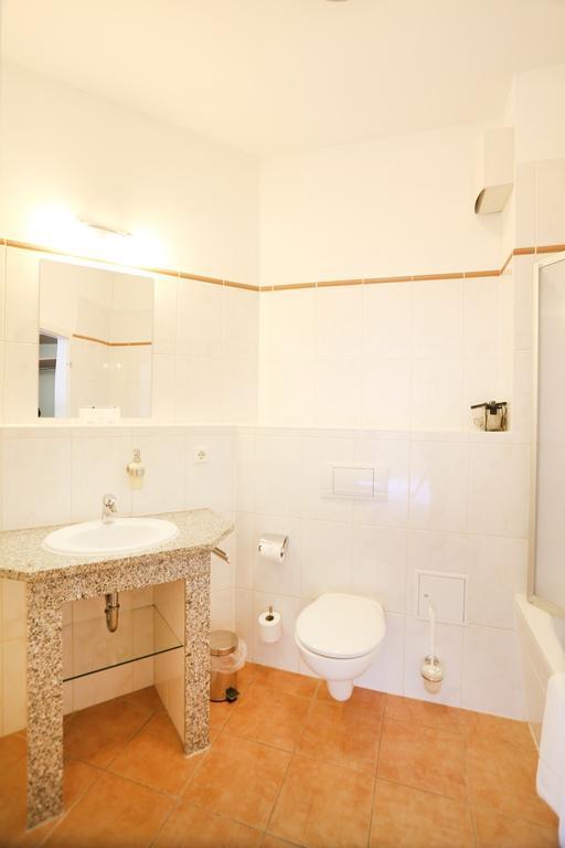 Central Hotel Гера Екстериор снимка